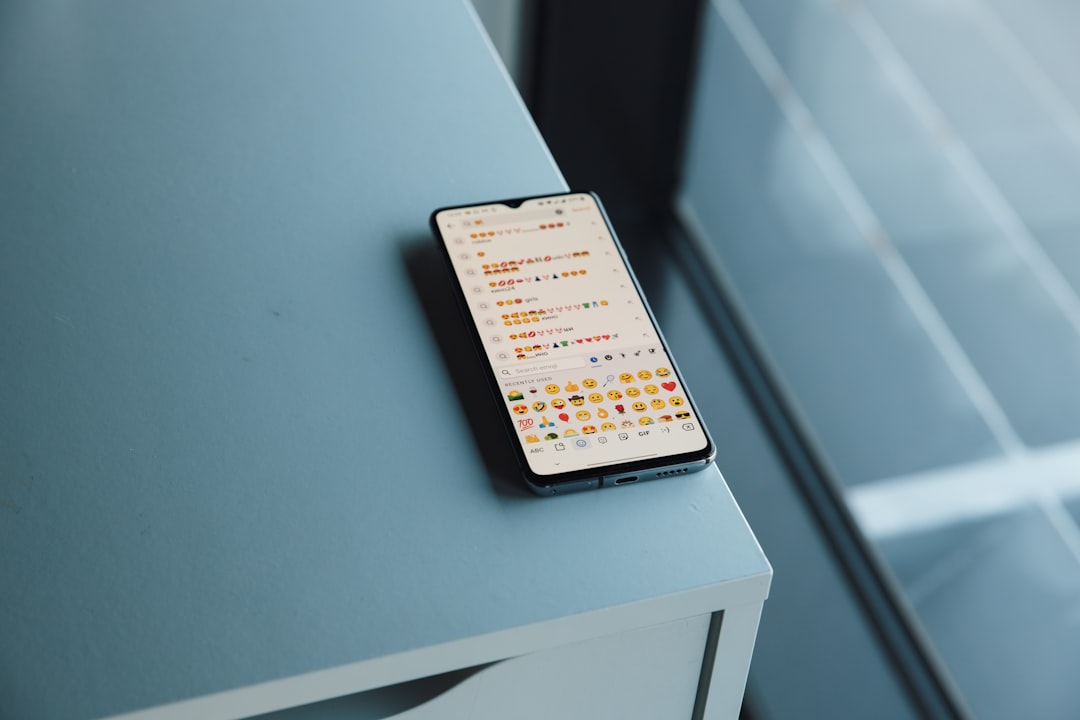 Alarm z powiadomieniem na telefon: jak go skonfigurować?