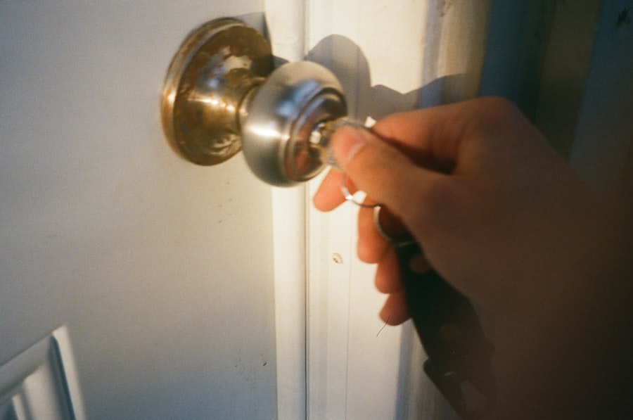 Photo secure home from theft